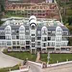 Lindo Apartamento Com Banheira E Linda Vista A 500 M Do Capivari