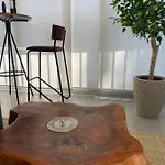 Lindo Apartamento Com Banheira E Linda Vista A 500 M Do Capivari