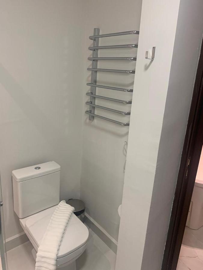Apartamento Lindo Com Banheira E Linda Vista A 500 M Do Capivari *